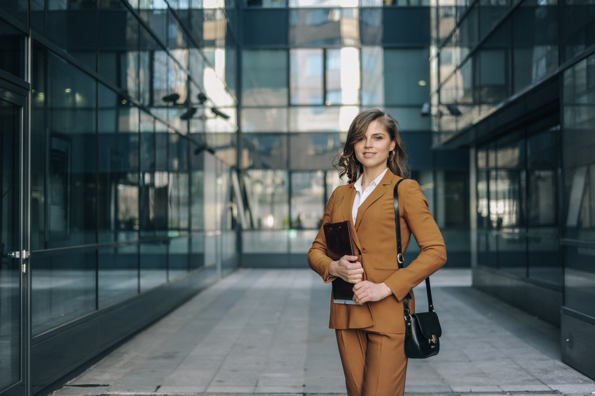 Testimonial portrait of an young businesswoman